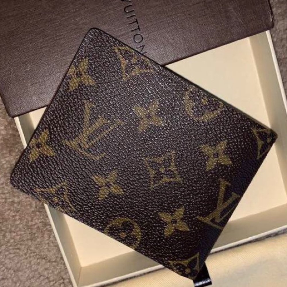 MULTIPLE WALLET